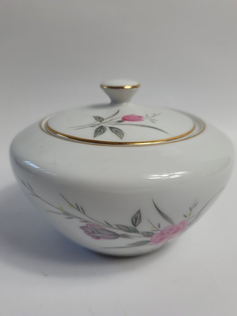 Fine China of Japan Golden Rose Sugar Bowl with Lid Pink Roses Gray Leaves, Pink